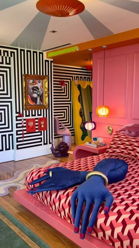 Weird Interior Design, Maximalist Kids Room, 80s Moodboard, Crazy Interior Design, Funky Retro Bedroom, Therapist Decor, Funky Interior Design, Hype Decor, Quirky Apartment