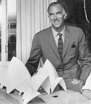 Architects Portraits, Expressionist Architecture, Jorn Utzon, Pritzker Prize, Architectural Models, Oscar Niemeyer, Famous Architects, Cultural Architecture, Aesthetic People