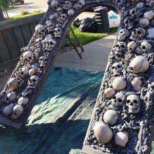 Catacomb Entrance2 | Halloween Forum Halloween Yard Displays, Haunted Trail, Scary Halloween Decorations Outdoor, Halloween Lawn, Halloween Forum, Halloween Diy Outdoor, Haunted House Ideas, Halloween Outside, Halloween Decorations Diy