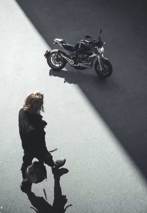 Hello Moto, Biker Photoshoot, Motorcycle Photography, Motorcycle Aesthetic, Bike Photography, Biker Lifestyle, Photography Advertising, Composition Photography, Motorcycle Design