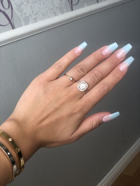 White Blue Nails Ombre, White To Light Blue Ombre Nails, Icy Blue Ombre Nails, Nails Ombre Blue And White, Blue Nail White Tip, Ombray Blue Nails, Ombré Light Blue Nails, White And Blue Ombré Nails, Blue And Grey Ombre Nails