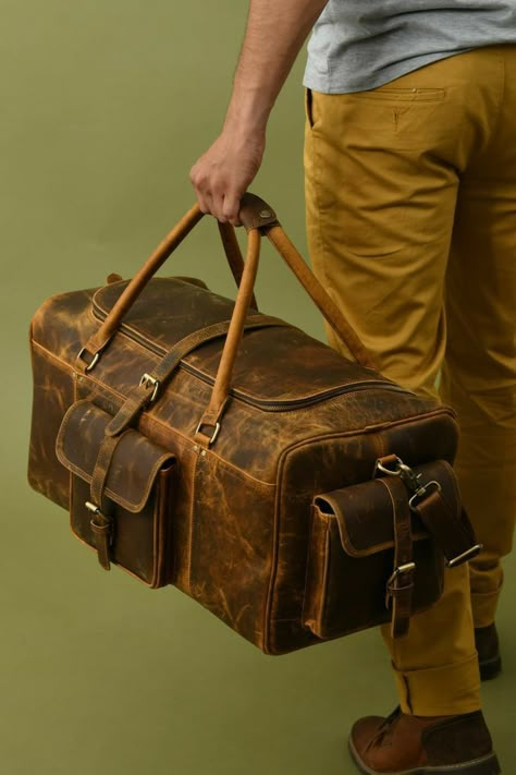 Leather Duffle Bag Men, Hunter Brown, Stylish Leather Bags, Bike Bags, Leather Bag Design, Trip With Friends, Leather Holdall, Leather Duffel Bag, Leather Store