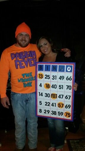 Couple halloween costume BINGO Bingo Costume Ideas, Bingo Halloween Costumes, Bingo Outfit Ideas, Bingo Costume, Couple Halloween Costume, Card Costume, Halloween Costumes For Work, Bingo Party, Bingo Dauber