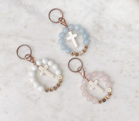 Mini Rosary Beads, Rosary Keychain, Cross Favors, Recuerdos Primera Comunion Ideas, Mini Rosaries, Rosary Jewelry, Christian Bracelets, Baptism Favors, Craft Booth