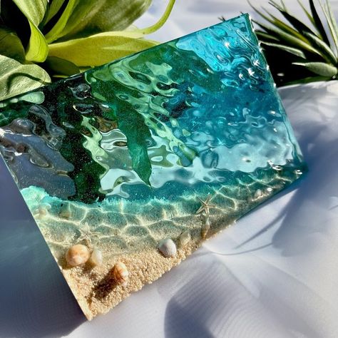 RESIN ART ⭐ Art sharing page | Artist @resinarthome 🖤 More amazing art on @resinart_daily 🌺🌺🌺 Do you want to show your art to millions of people? Use our hashtag… | Instagram Sea Inspired Art, Diy Diorama, Diorama Art, Seni Resin, Resin Idea, Beach Resin, Hashtag Instagram, Tile Table, Miniature Diorama