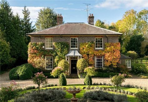 Best country houses for sale this week - Country Life House Old Money, Georgian Garden, Georgian Farmhouse, Country House Exterior, English Country Manor, Country Manor House, Small Country Homes, Georgian Style Homes, Dark Cave