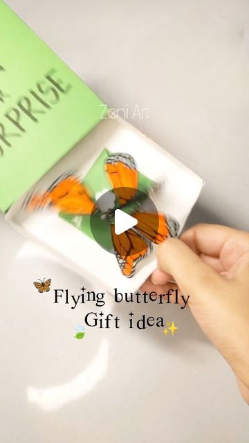 Diy Flying Butterfly With Safety Pin, Diy Flutter Flyers, Creative Crafts With Paper, Flying Butterfly Card, Paper Clips Diy, Paperclip Crafts, Me Pictures, Flying Butterfly, Handmade Paper Crafts