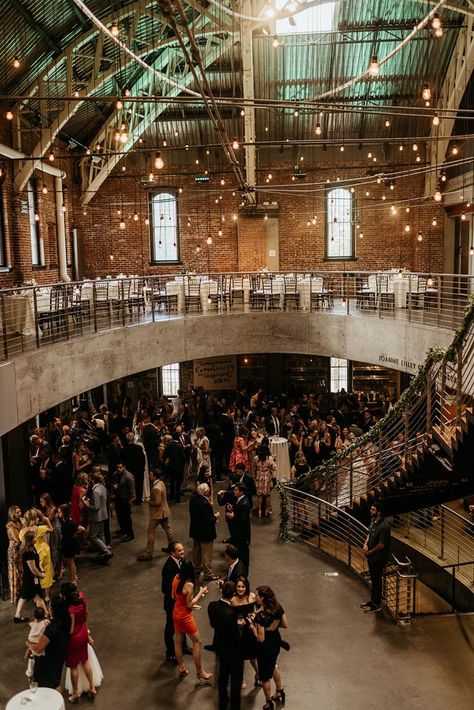 Elegant + industrial Portland wedding at The Armory | Image by Laurken Kendall Photography Unique Colorado Wedding Venues, Portland Oregon Wedding Venues, Marry Rich, Oregon Wedding Venues, Midnight Wedding, Portland Wedding Venues, Venue Photography, Bend Wedding, Wedding Venues Oregon