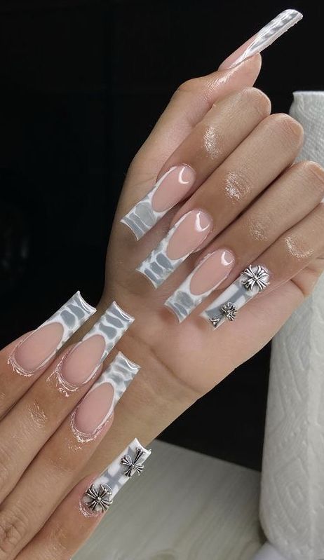 Freestyle Medium Acrylic Nails, Drake Nails Ideas, Drake Nails Art, Nice Acrylic Nails, Beyoncé Nails, Drake Nails, Bratz Nails, White Frenchies, Hottest Summer Nails