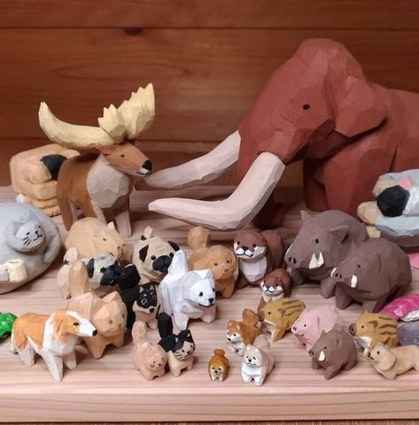 Carved Wooden Animals, Native American Totem, Whittling Projects, Sanding Wood, Simple Wood Carving, Wood Carving For Beginners, Boy Toy, Wood Animal, Toy Ideas