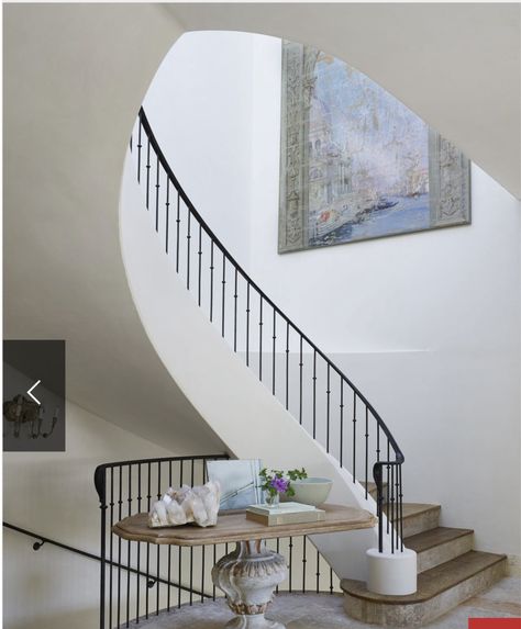 Staircase Design Railing, Tiled Staircase, Rustic Staircase, California Beach House, Lacquered Walls, Winding Staircase, Entry Furniture, Beachfront House, Wood Staircase