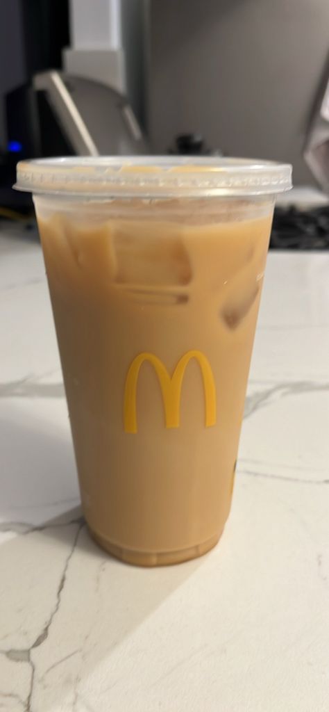 Mcdonalds Iced Coffee, Vanilla Iced Coffee, Drinks Ideas, Caramel Latte, Food Babe, Ice Coffee, Vanilla Latte, Iced Latte, French Vanilla