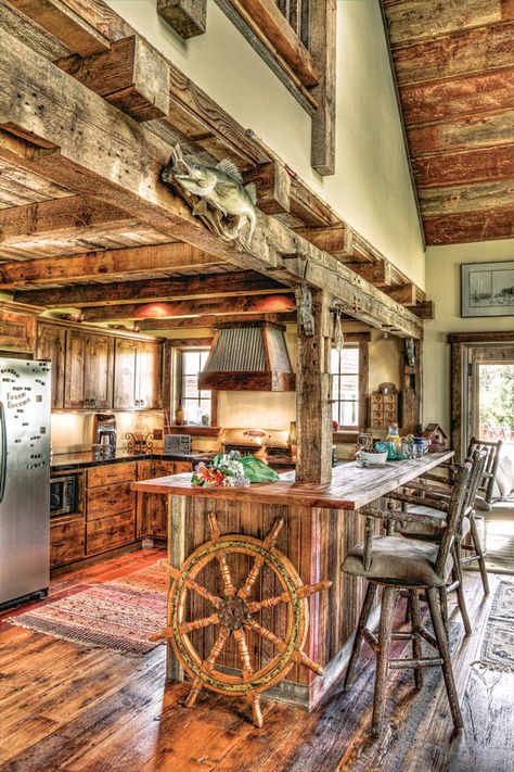 Rustic Cabin Kitchen, Log Cabin Ideas, Casa Country, Rustic Kitchen Design, Cabin Kitchens, Cabin Living, Log Cabin Homes, Rustic Cabin, Cabin Homes