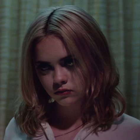 Christina Richie, Buffalo 66, Angry Girl, Angry Women, Mad Women, Girl Movies, Christina Ricci, Just Girly Things, What’s Going On