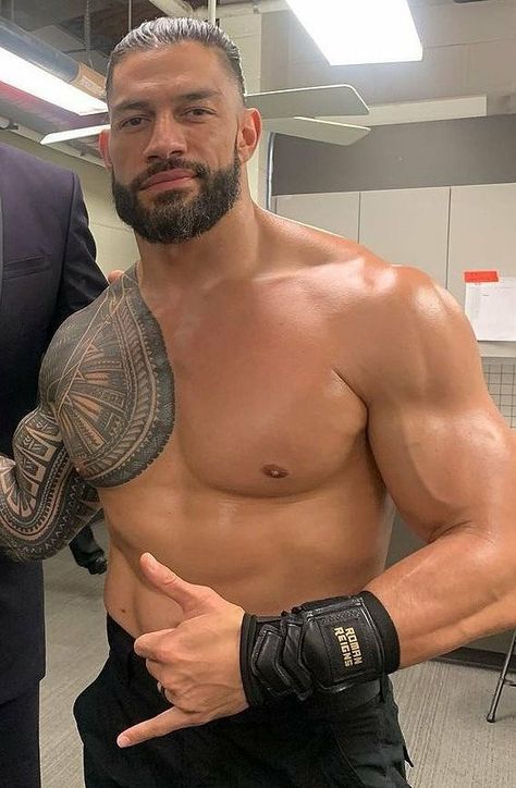 Wrestlemania 37 Roman Reigns Tattoo, Roman Reigns Family, Roman Reigns Smile, Roman Reigns Shirtless, Roman Reigns Wwe Champion, Wwe Superstar Roman Reigns, Wwe Roman Reigns, Wwe Champions, Surprising Facts