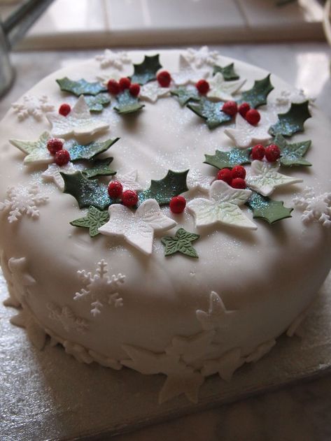 My Christmas Cake 2012 Winter Torte, Super Torte, Christmas Cakes Easy, Christmas Cake Designs, Christmas Cake Decorations, Xmas Cake, Winter Cake, Christmas Sweets, Xmas Food