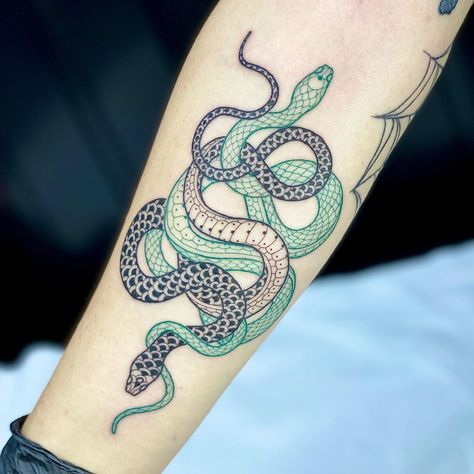 28.5k Likes, 132 Comments - Mirko Sata (@mirkosata) on Instagram: “Done @doatattoofactory” Japanese Snake Tattoo, Cobra Tattoo, Green Tattoos, Hip Thigh Tattoos, Wicked Tattoos, Snake Tattoo Design, Cloud Tattoo, London Tattoo, 3d Tattoos