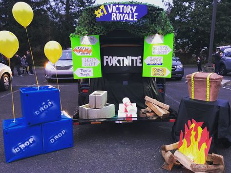 Fortnite DIY trunk or treat Trunk Or Treat Fortnite, Nerf Trunk Or Treat Ideas, Fortnite Trunk Or Treat Ideas, Fortnite Diy Decorations, Fortnite Trunk Or Treat, Diy Trunk Or Treat, Fortnite Diy, Trunk Diy, Diy Trunk