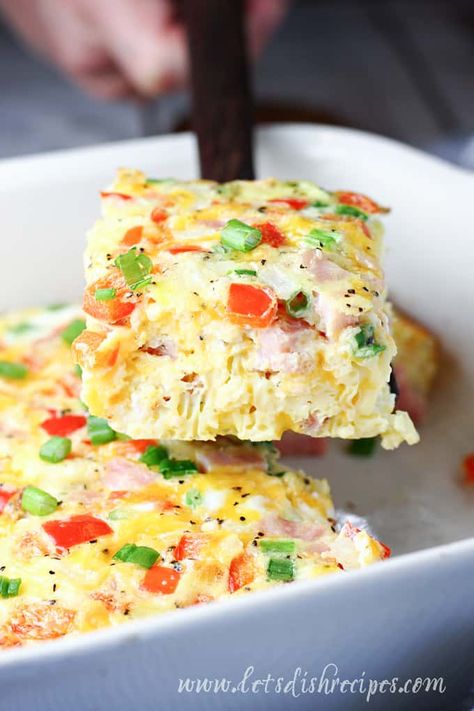 Ham Egg Bake, Denver Omelet, Omelette Recipe Easy, Baked Eggs Recipe, Brunch Eggs, Veggie Breakfast, Egg Bake, Easy Holiday Recipes, Ham Cheese