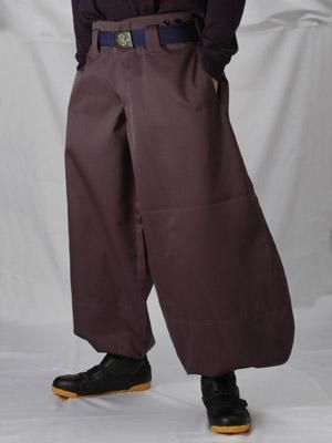 Nikka pokka <3 traditional Japanese workers pant Nikkapokka Pants, Modern Asian Fashion, Rich Asian Fashion, Garden Wear, East Asian Fashion, Japanese Workwear, Tobi Pants, Japan Outfits, Rare Clothing