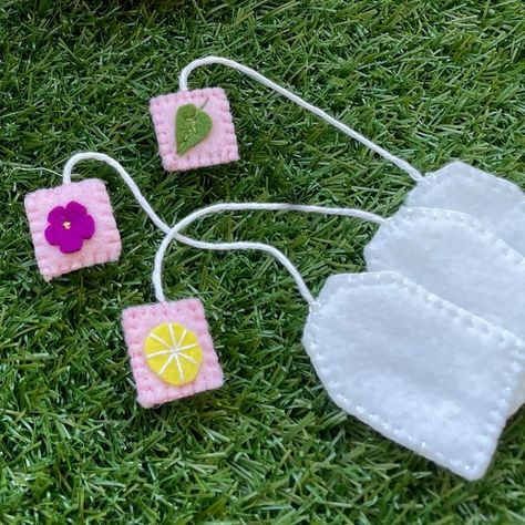 High Tea Felt Pattern, Felt Play Food, Donut, Cupcake, Tea Bag, Jam Drop Cookie - Etsy Norway Felt Flour Bag, Felt Muffins Diy, Felt Tea Cup Pattern, Felt Starbucks Cup, Felt Tea Bags, Food Donut, Diy Tea Bags, Drop Cookie, Felt Play Food