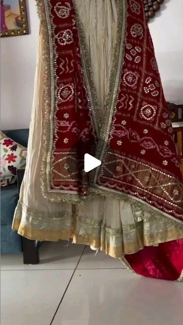 Indian Western Wedding Dress, Punjabi Wedding Bridesmaids, Bridesmaid Indian Outfits, Bridesmaid Lengha, Punjabi Outfits, Red Lehenga, Indian Wedding Outfits, Salwar Kameez, Wedding Outfit