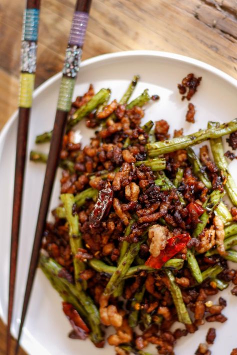 Delicious Chinese Long Beans With Pork! - Explore Cook Eat The Savory Chopstick, Long Green Beans, Beans With Pork, Chinese Long Beans, Pork Mince Recipes, Asian Soup Recipes, Long Beans, Ground Pork Recipes, Minced Pork