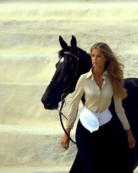 Equestrian Photoshoot, Equestrian Style Outfit, Old Money Aesthetics, Victoria's Secret Aesthetic, Money Aesthetics, Horseback Riding Outfits, Horse Riding Outfit, Equestrian Aesthetic, Evening Look