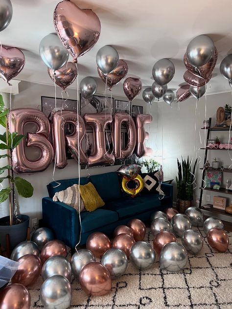 Bride Room Decoration Ideas Bachelorette Parties, Simple Bride To Be Decoration, Spinster Party Ideas, Bride To Be Decoration Ideas At Home, Bachelorette Table Decor, Bride To Be Decoration Ideas, Bachelorette Table, Black Bachelorette Party, Bridal Shower Deco