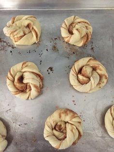 Cinnamon Roll Twist Knots Milk Uses, Cream Donut Recipe, Sour Cream Donut, Honey Bun Cake, Cinnamon Icing, Bun Cake, Cake From Scratch, Cinnamon Twists, Honey Bun