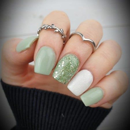 Cute Nail Designs Dip Powder, Eucalyptus Nails Design, Eucalyptus Nail Color, Nail Dip Inspiration, End Of Summer Nails Color Dip, Nails For Ireland Trip, Green Powder Dip Nails, Powder Manicure Ideas, Multicolor Dip Powder Nails