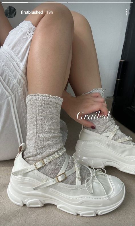 Simone Rocha Ballet Shoes, Ballet Sneakers Outfit, Simone Rocha Shoes, Ballerina Sneakers, Ballet Sneakers, Shoes And Socks, Stylish Handbags, Summer Style Casual, Fashion Fits