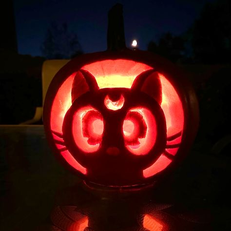 jack o lantern Luna Sailor Moon Pumpkin Carving, Kirby Jack O Lantern, Asian Pumpkin Carving, Jack O Lantern Creative, Genshin Impact Pumpkin Carving, Anime Jack O Lantern, Jack O'lantern Ideas, Stray Kids Pumpkin Carving, Sailor Moon Pumpkin Carving