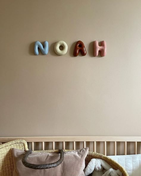 Diy Name Wall Decor, Name Wall Decor, Nursery Room Inspiration, Keramik Design, Toddler Rooms, Toddler Bedrooms, Hello Baby, Baby Party, Baby Cribs