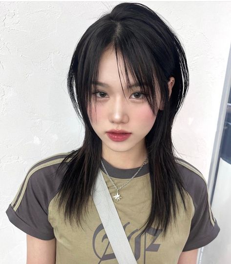 Japanese Haircut, Thick Hair Cuts, Hair Inspiration Long, Hair Color Streaks, Asian Short Hair, Japanese Hairstyle, Haircuts For Medium Hair, Cute Hairstyles For Short Hair, Cut My Hair