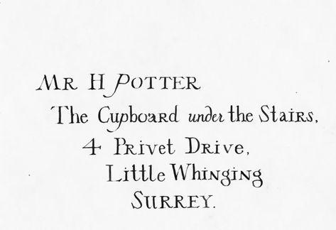 Hogwarts Letter Envelope, Harry Potter 1 Movie, Harry Potter Envelope, Hogwarts Brief, Harry Potter Weekend, Harry Potter Letter, Harry Potter Christmas Decorations, Hogwarts Party, Cumpleaños Harry Potter