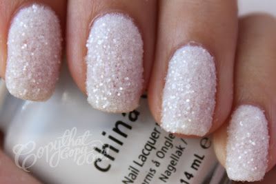 Looks like nails coated in sugar. <3 White Sugar Nails, Sugar Coat Nails, Ethereal Nails, Shimmery Nails, Textured Nails, Matted Nails, Snow Balls, Caviar Nails, Sugar Glitter