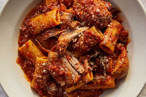 Slow-Cooker Sunday Sauce Recipe Sunday Gravy, Sunday Sauce, Sweet Italian Sausage, Best Slow Cooker, Nyt Cooking, Red Sauce, Sauce Recipe, Gnocchi, How To Cook Pasta