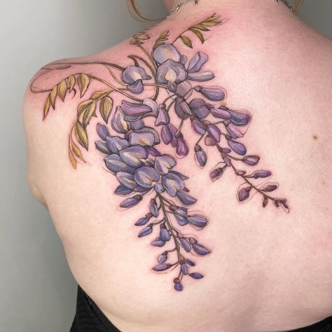 Wisteria Tattoo, Goth Tattoo, Flower Tattoo Shoulder, Sun Tattoos, Incredible Tattoos, Cute Small Tattoos, Botanical Tattoo, Jewelry Tattoo, Tattoo Trends