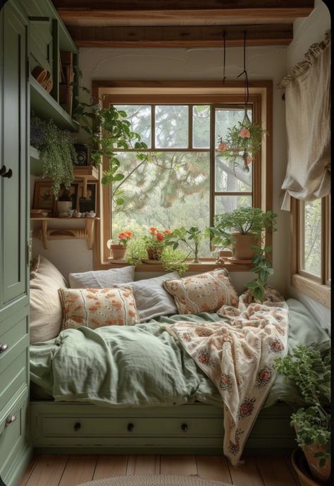 Cottagecore Window Seat, Cottage House Bedroom, Garden Themed Room, Bedroom Ideas Cottagecore, Cottagecore Bedroom Aesthetic, Cottagecore Window, Modern Cottage Bedroom, Cottagecore Bedroom, Cottage Aesthetic