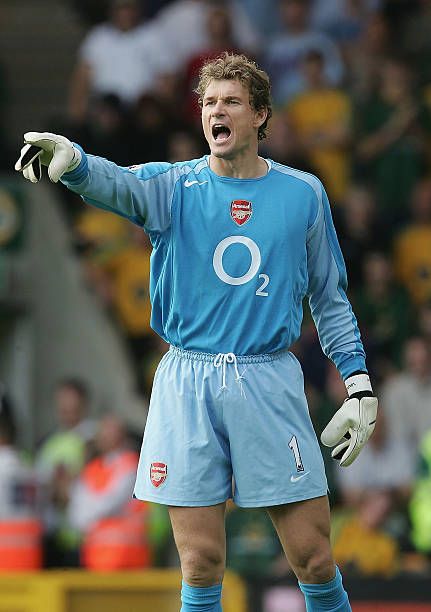 Arsenal goalkeeper Jens Lehmann in 2004. Arsenal Goalkeeper, Jens Lehmann, Arsenal Legends, Football Is Life, Arsenal Fc, Football Shirts, Premier League, Fifa, Arsenal