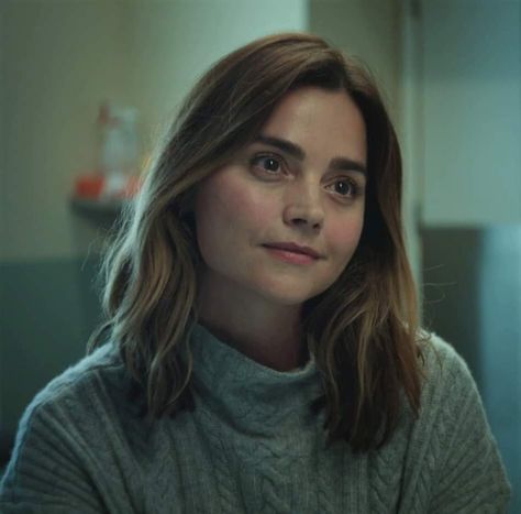 Curtain Bangs Jenna Coleman, Jenna Coleman Bangs, Jenna Coleman Blonde Hair, Jenna Coleman Hair, Jenna Coleman Blonde, Jenna Coleman Medieval, Jenna Coleman Style, Princess Louise, Clara Oswald