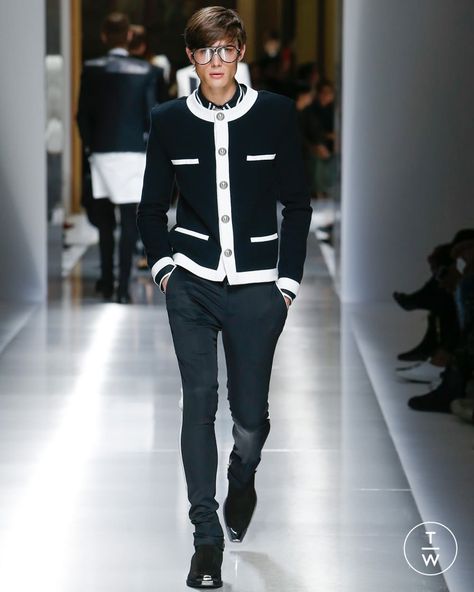 Balmain - Spring/Summer 2018 - Look 80 80s Fashion For Men, Balmain Menswear, Chanel Men, 80s Fashion Trends, Balmain Collection, 80’s Fashion, Balmain Men, Mens Fashion Smart, Chanel Inspired