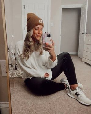 Leggings Outfit Hiking, Black Velvet Leggings Outfit, Velvet Leggings Outfit, Basic Outfit Ideas, Black Velvet Leggings, Leggings Outfit Casual, Casual Ootd, Clothing Optional, Fall And Winter Fashion