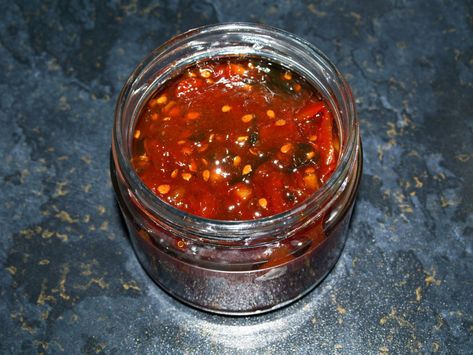 Chilli Jam Recipe, Chilli Chutney Recipes, Chilli Jam, Tomato Jam, Chilli Recipes, Jam And Jelly, Jams And Jellies, Jam Recipe, Vegetable Drinks