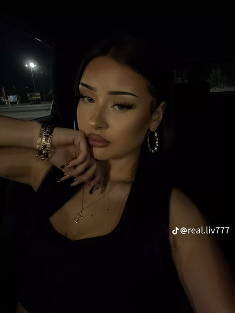 Insta Baddie Makeup, Dark Lighting, Flawless Face Makeup, Smooth Makeup, Makeup Dior, Ken Carson, Pretty Makeup Looks, Formal Makeup, Ethnic Hairstyles