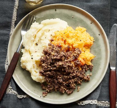 Haggis, neeps & tatties Burns Night Menu, Burns Night Recipes, Haggis Neeps And Tatties, Leftover Roast Lamb, Scottish Dishes, Night Recipes, Toasted Oats, Scottish Recipes, Burns Night