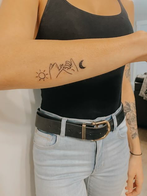 Long Distance Bff Tattoos, Pinky Promise Tattoo Friends, Promise Tattoo Couple, Sun And Moon Tattoo Matching Best Friends, Best Friend Tattoos Matching, Maddy Tattoo, Friend Tattoos Matching, Friend Tats, Pinky Tattoo