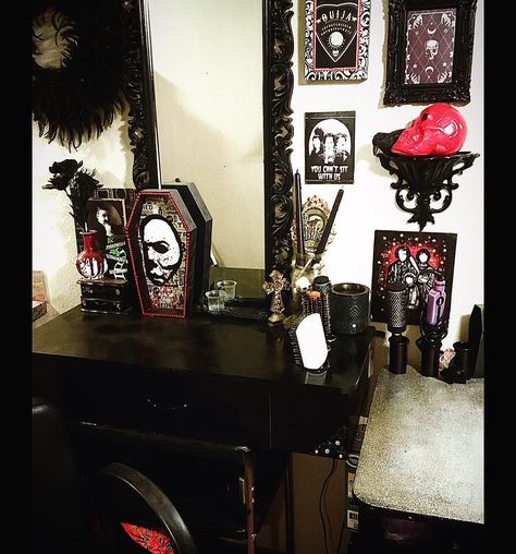 Goth Hair Salon Decor, Goth Hair Salon, Gothic Hair Salon, Goth Salon, Gothic Makeup Room Ideas, Gothabilly Decor, Gothic Homemaking, Goth Makeup Table, Goth Makeup Vanity