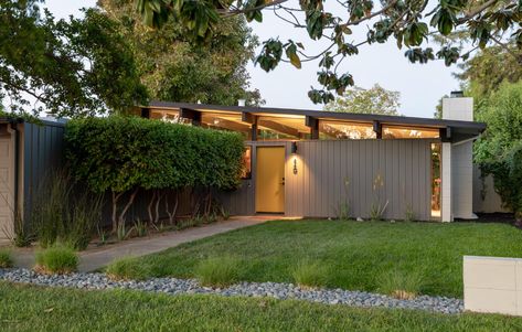 Eichler House, Mid Century Modern House Exterior, Panel Walls, Mid Century Modern Exterior, Mid Century Furnishings, Modern Remodel, Mid Century Ranch, Eichler Homes, Mcm House